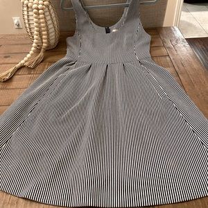 Banana Republic Dress in Navy Blue Seersucker Pattern